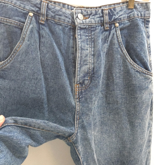 Refuge Denim | Blue Denim Mom Jeans Acid Wash - Picture 5 of 11
